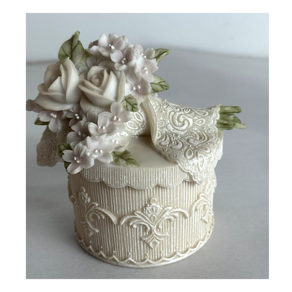 Trinket Box  Wedding Elegance Roman Inc. 1997 Ceramic Wedding Cake Design